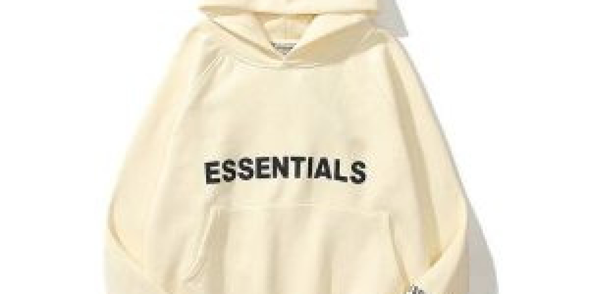 Essential Hoodie – Classic Pullover with Timeless Appeal
